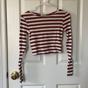 Forever 21 long sleeve cropped shirt